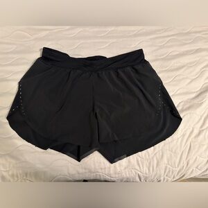 lululemon find your pace shorts